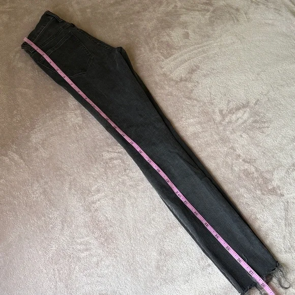 Madewell Women's Skinny Jeans in Dark - Picture 7 of 9